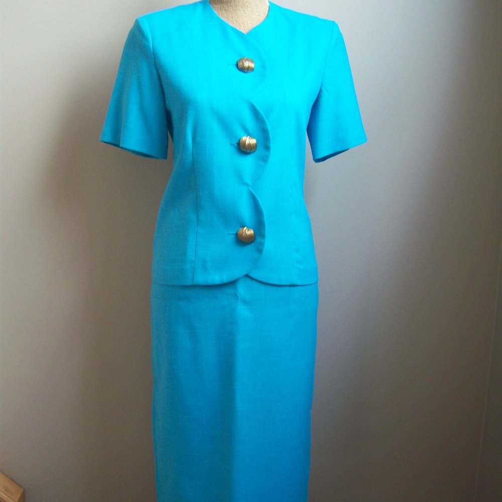 Vintage Prive Petites Vintage Blue Skirt Suit.